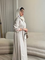 عباية ارين بقماش لنن بحياكه يدويه - بيج