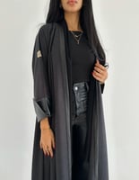 جوخ إيطالي رمادي مع جلد اسود كلوش