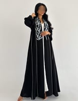 كريب خفيف مطرز سماوي مع خطوط بيضاء كلوش