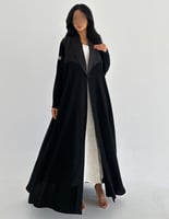 كريب ملكي وجاكار واقف كلوش