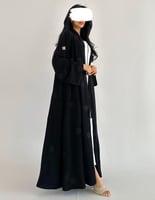 كريب ملكي كلوش تطريز زري اسود ياباني اكمام واسعه