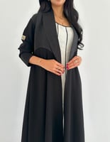 كريب ملكي وجاكار واقف كلوش