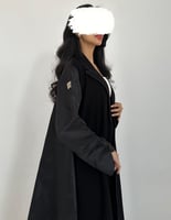 عباية كريب مع اكمام ومن الخلف تفته كلوش