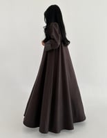 جوخ خفيف مع جلد بني كلوش