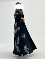 عباية كلوش شك بلمعه فضى فتحه صغيرة في الكم