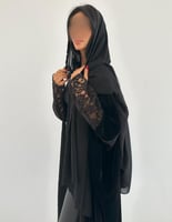 مخمل اسود اكمام دانتيل ربع بشت