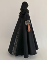 جوخ خفيف مع صوف اسود كلوش