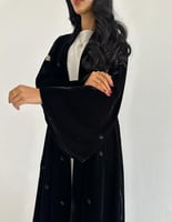 مخمل اسود كلوش مطرز منثور اكمام كلوش