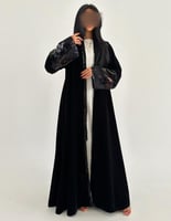 مخمل اسود كوري مع مخمل مشجر في الاكمام كلوش