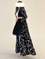 عباية نص كلوش مع تطريز ابيض