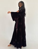 مخمل بنفسجي غامق كلوش اكمام كلوش مطرز منثور