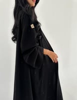 كريب عملي تطريز من الامام ومنثور كلوش اكمام واسعه