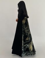 مخمل اسود كوري مع مخمل ملون في الخلف كلوش