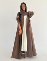 كريب ياباني بني فاتح مع جاكار حرير في الجوانب