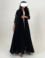 كريب أسود كلوش أكمام مطرزه