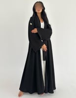 كريب ملكي مطرز باللون الأسود كلوش اكمام واسعه