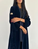 مخمل كحلي مع مخمل جاكار في الجوانب نص كلوش