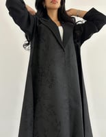 تفته مع ياقة وأكمام ساده كلوش