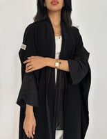 عباية نص بشت مع اكمام ركامة اسود