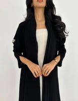 عباية كريب كلوش مطرزه من الخلف