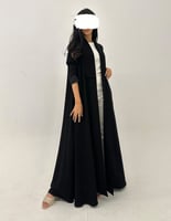 كريب أسود مع ياقه وتل في الأكمام القصة كلوش