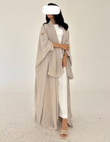 عباية كريب مكرمش نص بشت فتحة بالكم