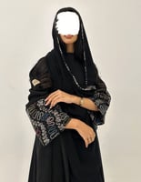 شامواه أسود كلوش مع جوخ مطرز كسرة من الخلف