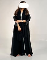 عباية سودا ملكي وتفته من الخلف