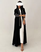 عباية كلوش أسود فاحم واكمام لنن خيشه