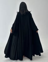 عباية كلوش كريب اسود فاحم والاكمام هدب