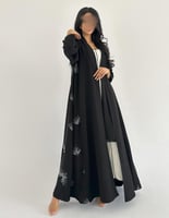 كريب ملكي اسود جوانب مطرزه بدرجات الرمادي كلوش