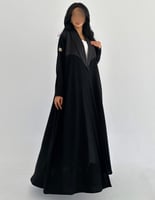 كريب ملكي وجاكار واقف كلوش