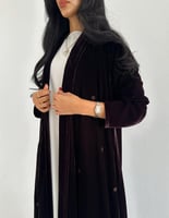 مخمل مدموج بني وتوتي غامق مطرزة من الامام القصة كل...