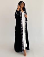 كريب ملكي مطرز لون لافندر قصة ربع بشت