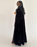 مخمل بنفسجي غامق كلوش اكمام كلوش مطرز منثور