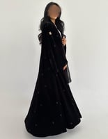 مخمل اسود كلوش مطرز منثور اكمام كلوش