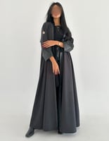 جوخ إيطالي رمادي مع جلد اسود كلوش