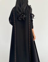 كريب ملكي اسود مطرز خطوط كلوش