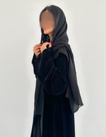 مخمل اسود ساده مع مخمل منقط فالأكمام وكسرات فالاسف...