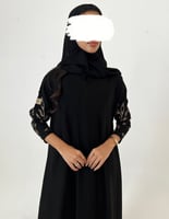 كريب أسود كلوش أكمام مطرزه