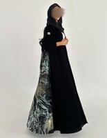 مخمل اسود كوري مع مخمل ملون في الخلف كلوش