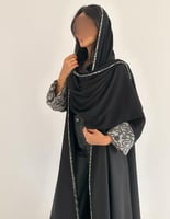 جوخ خفيف مع صوف اسود كلوش