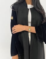 شامواه كلوش أسود مع أكمام مخمل واسعه بلمعه خفيفه