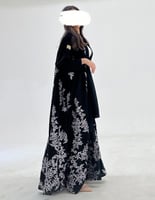 عباية كريب نص كلوش مطرز