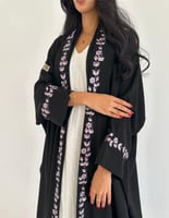 كريب ملكي مطرز لون لافندر قصة ربع بشت