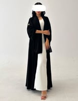 عباية كلوش كريب اسود فاحم والاكمام هدب