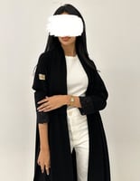 كريب أسود مع ياقه وتل في الأكمام القصة كلوش