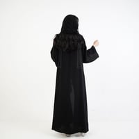 عباية ملكي ربع كلوش بخطوط بيضاء