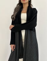 عباية نص كريب وتفته كم بفتحة كلوش