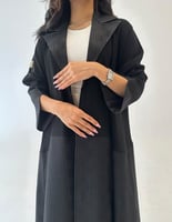 عباية كريب اسود مع ياقة